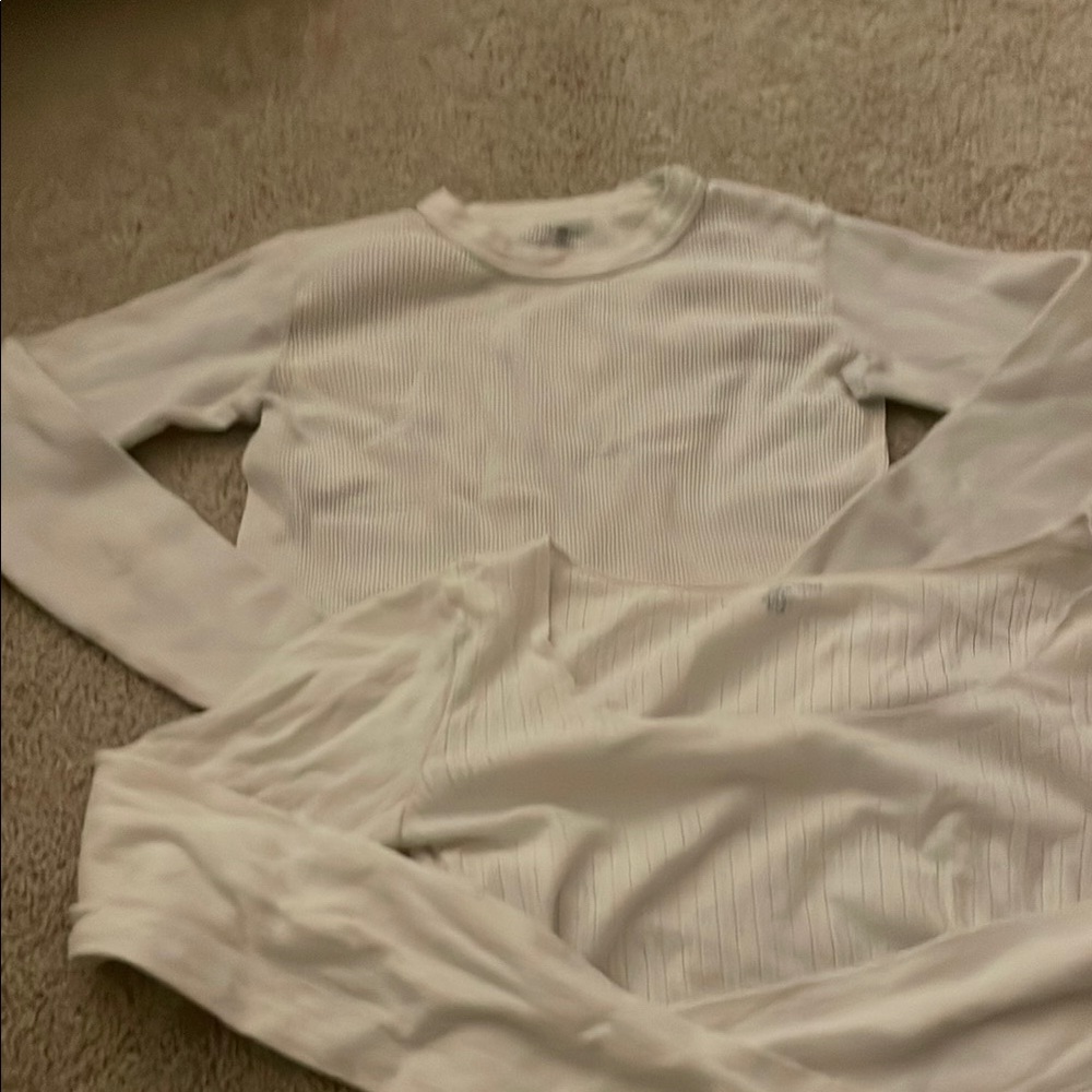 Brandy Melville long sleeve shirts